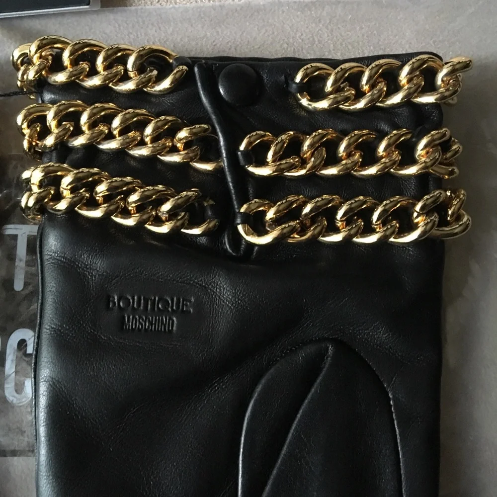 MOSCHINO BOUTIQUE NWT AUTHENTIC RARE GOLD LINK CHAIN BLACK LEATHER SOFT GLOVES